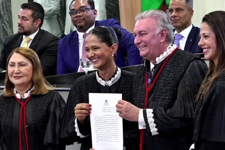 Júlia Pires de Brito (35 anos) assume como nova juíza da Comarca de Santa Luzia do Paruá